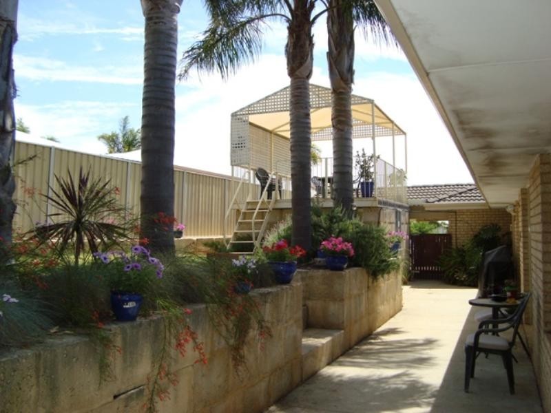 8 Pagnell Way, Swan View WA 6056