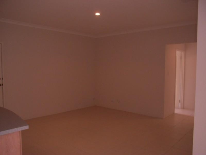 9C Charles East Street, Midland WA 6056