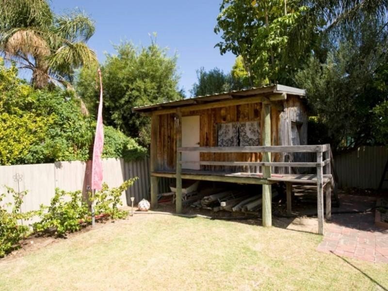 22 Marlboro Road, Swan View WA 6056