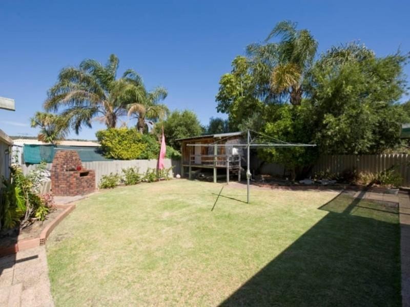 22 Marlboro Road, Swan View WA 6056