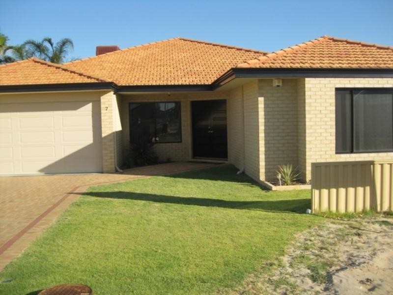 7 Januk Turn, South Guildford WA 6055