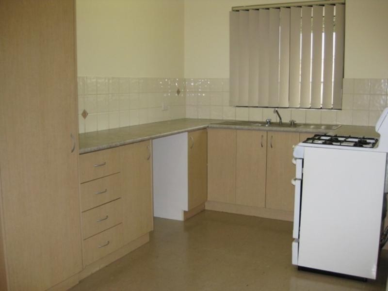 2/12 Mathoura Street, Midland WA 6056