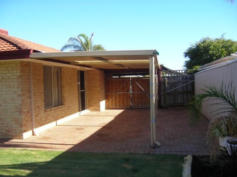 19 Kangaroo Entrance, Stratton WA 6056