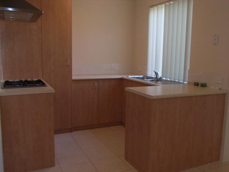 4/15 Mathoura Street, Midland WA 6056