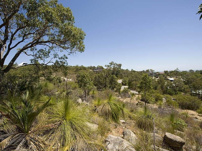 2 Hillway, Swan View WA 6056
