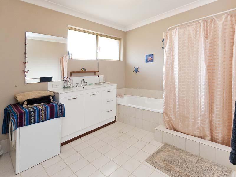 1/6 Mills Avenue, Bayswater WA 6053