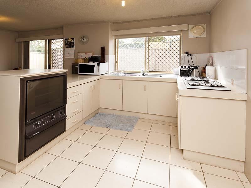 1/6 Mills Avenue, Bayswater WA 6053