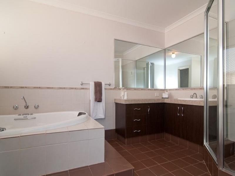 37 Brunswick Bend, Jane Brook WA 6056