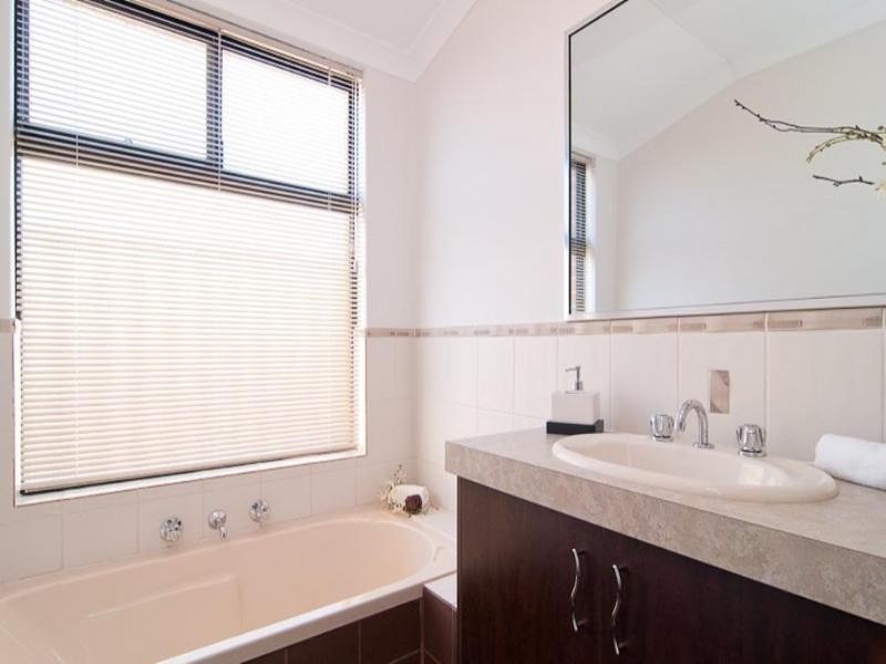 37 Brunswick Bend, Jane Brook WA 6056