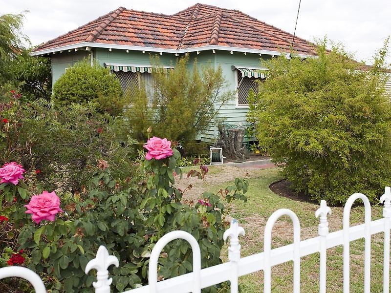 6 Sampson Close, Midland WA 6056