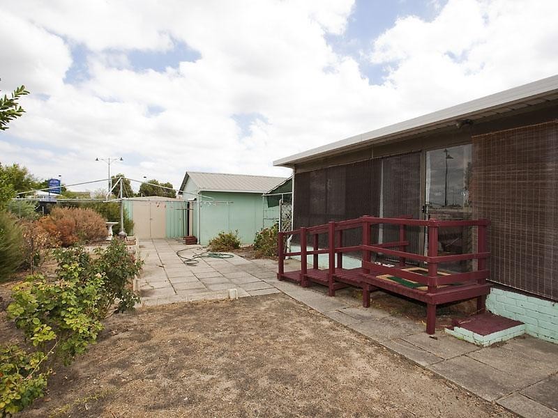 6 Sampson Close, Midland WA 6056