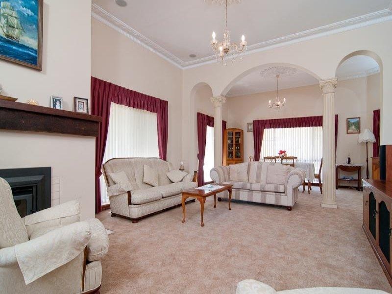 6 Grevillea Crescent, Swan View WA 6056