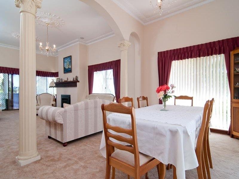 6 Grevillea Crescent, Swan View WA 6056