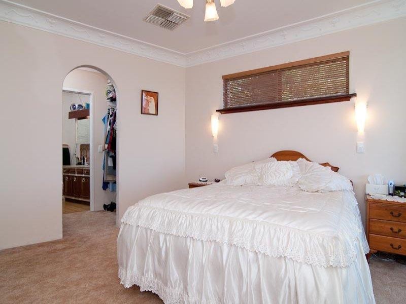 6 Grevillea Crescent, Swan View WA 6056