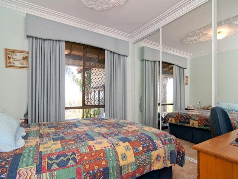 6 Grevillea Crescent, Swan View WA 6056