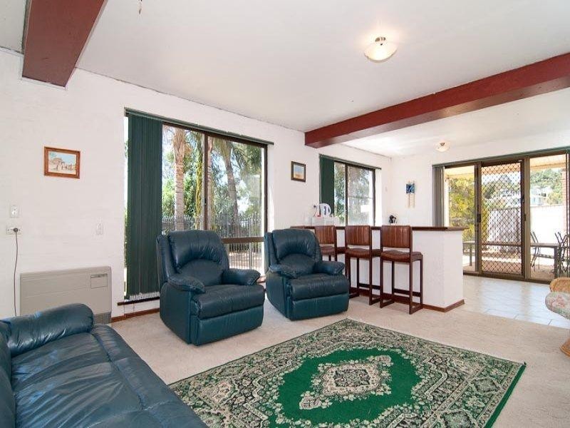 6 Grevillea Crescent, Swan View WA 6056