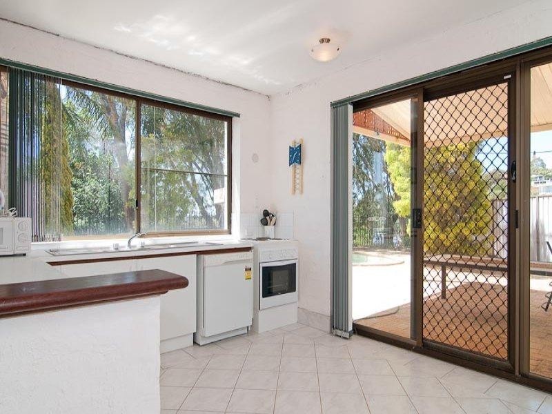 6 Grevillea Crescent, Swan View WA 6056