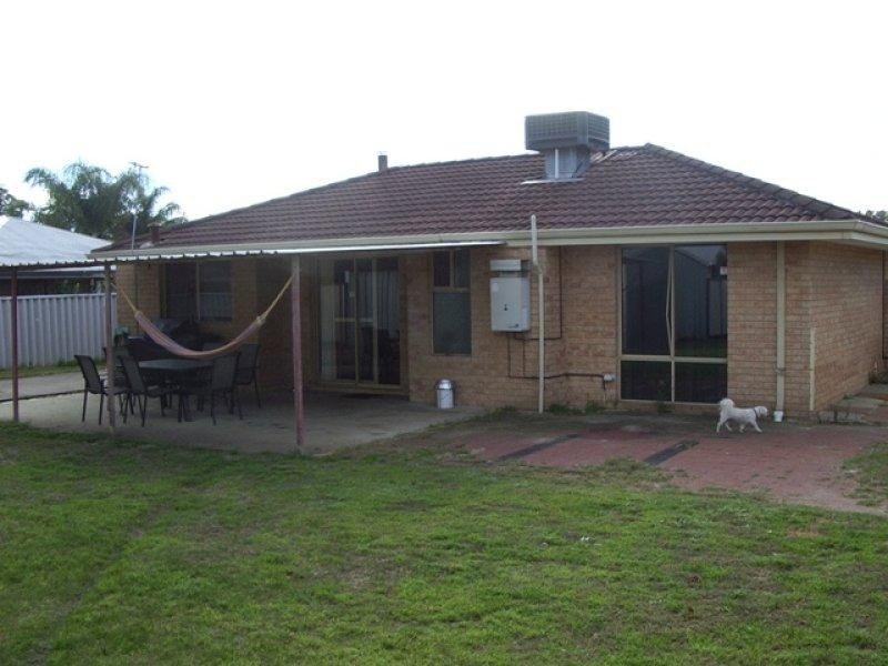 28 Blue Gum Place, Midvale WA 6056