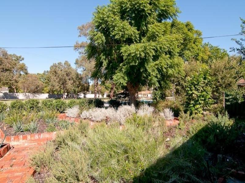 12 Schofield Street, Eden Hill WA 6054