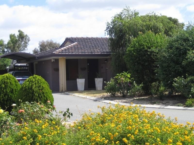 11 D John Street, Midland WA 6056