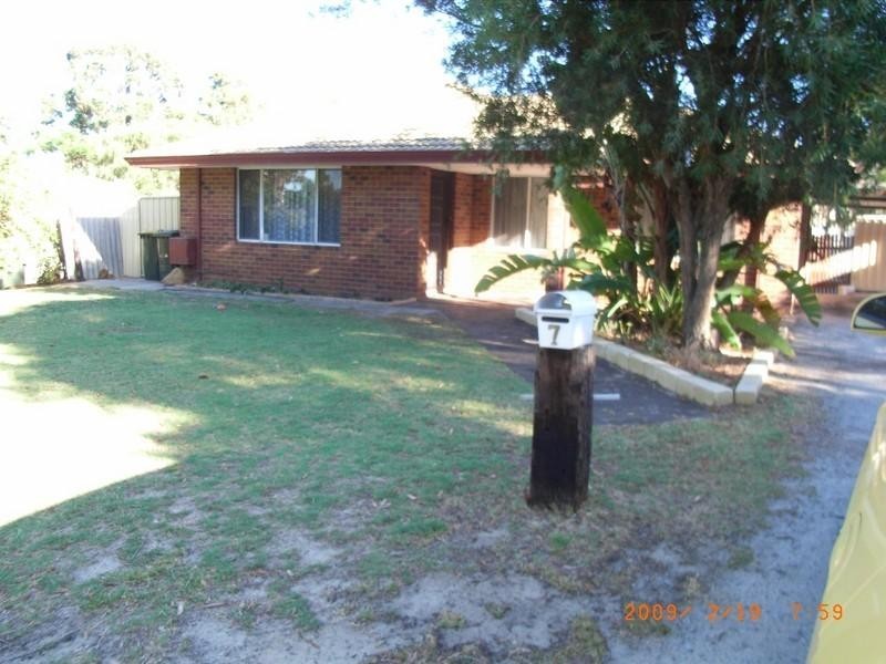 7 Pine Gap, Swan View WA 6056