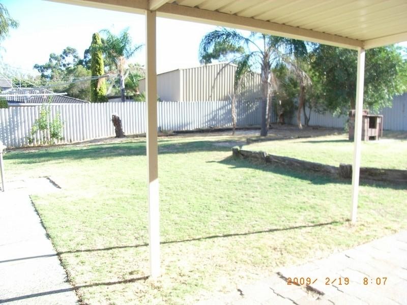 7 Pine Gap, Swan View WA 6056