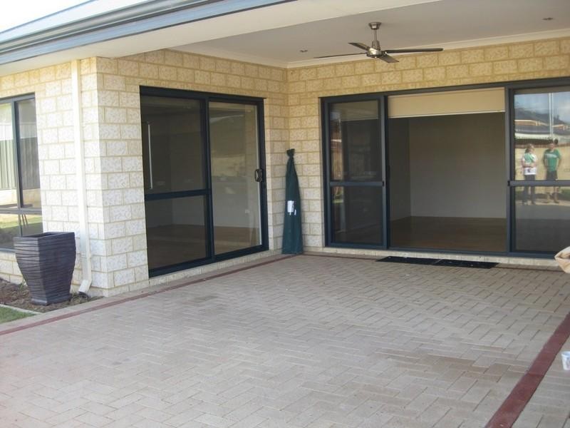 16 Steelwood Way, Helena Valley WA 6056