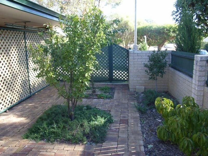 1/33 Holmesdale Road, Woodbridge WA 6056