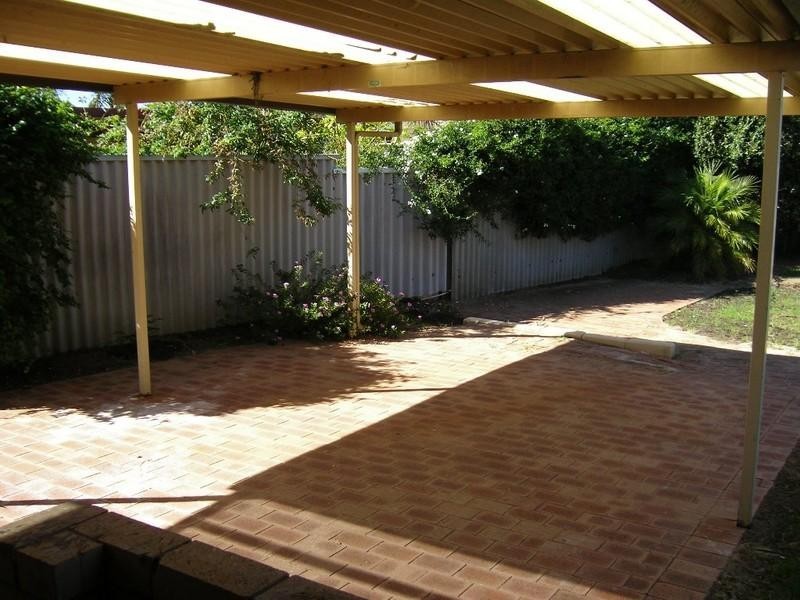 3 Lasham Street, Viveash WA 6056