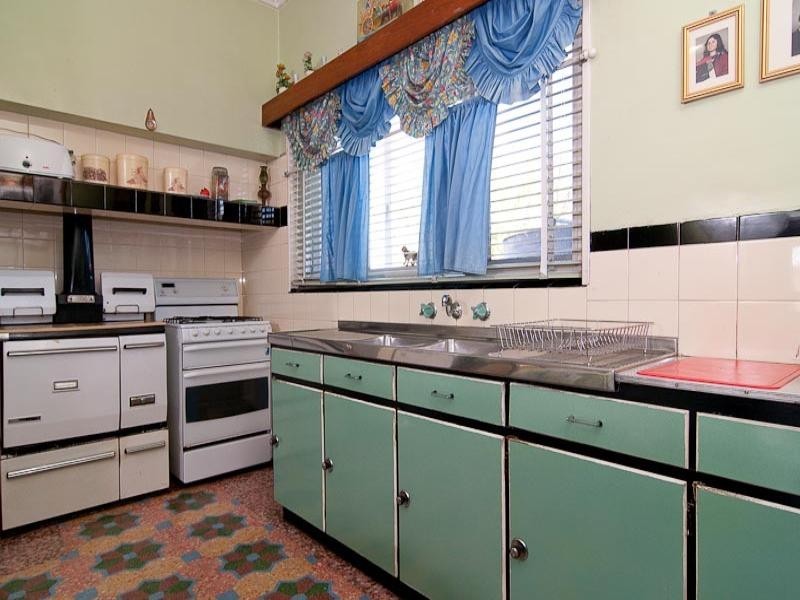 6 Sayer Street, Midland WA 6056