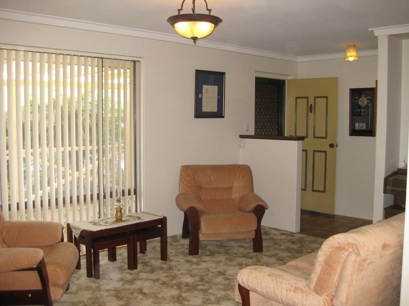 20 Markham Way, Swan View WA 6056