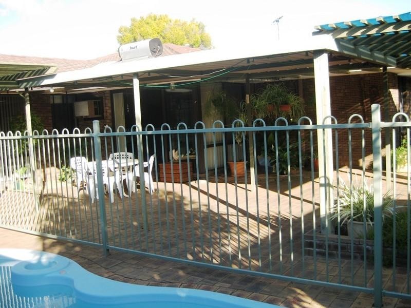 20 Markham Way, Swan View WA 6056