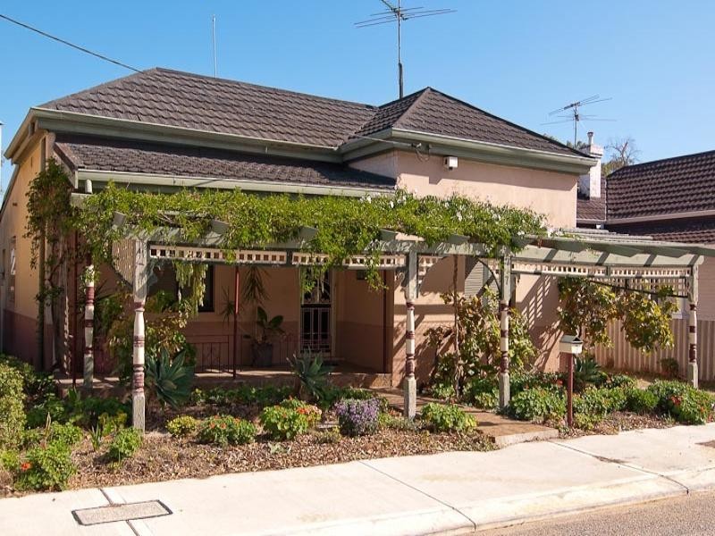 7 Burgess Street, Midland WA 6056