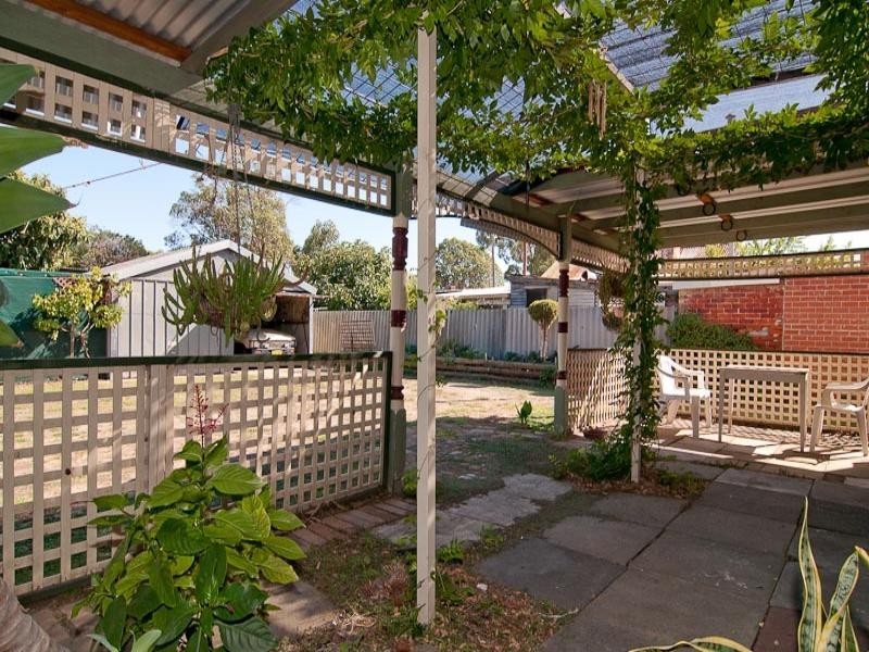 7 Burgess Street, Midland WA 6056