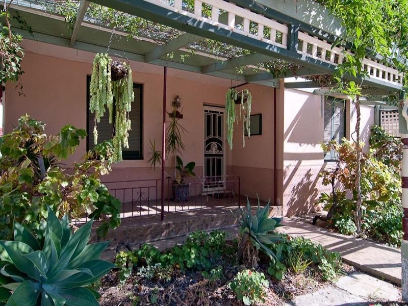 7 Burgess Street, Midland WA 6056