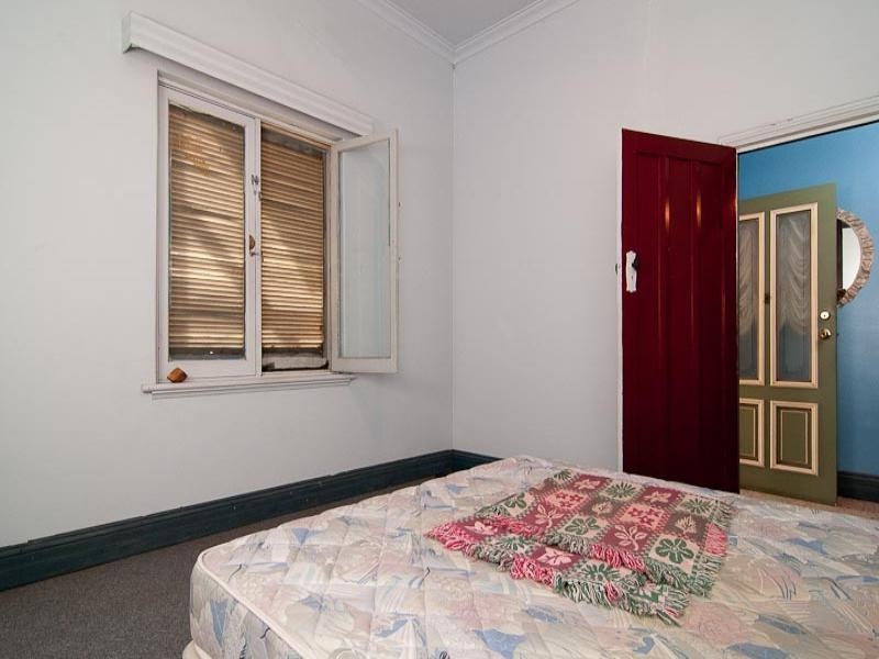 7 Burgess Street, Midland WA 6056