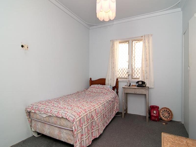 7 Burgess Street, Midland WA 6056