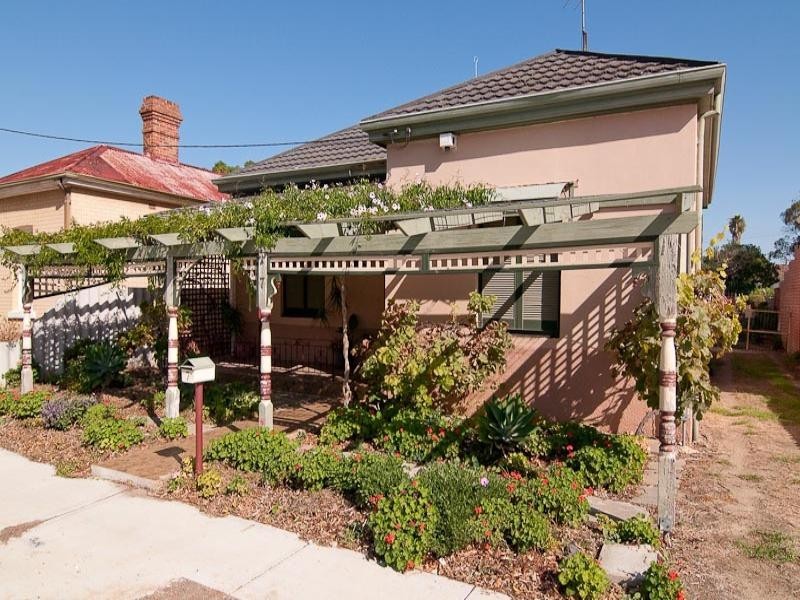 7 Burgess Street, Midland WA 6056
