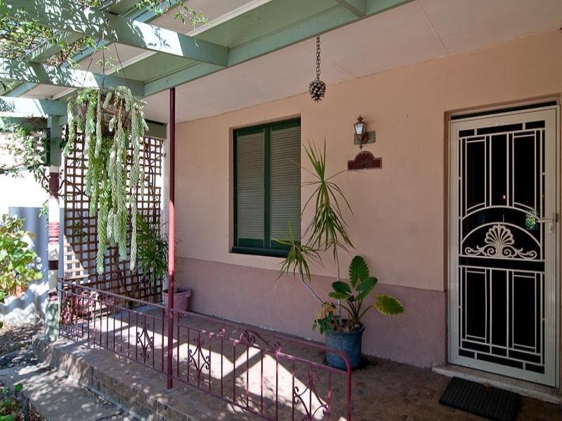 7 Burgess Street, Midland WA 6056