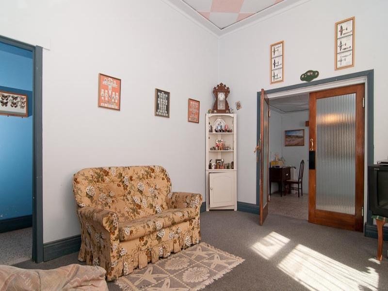 7 Burgess Street, Midland WA 6056