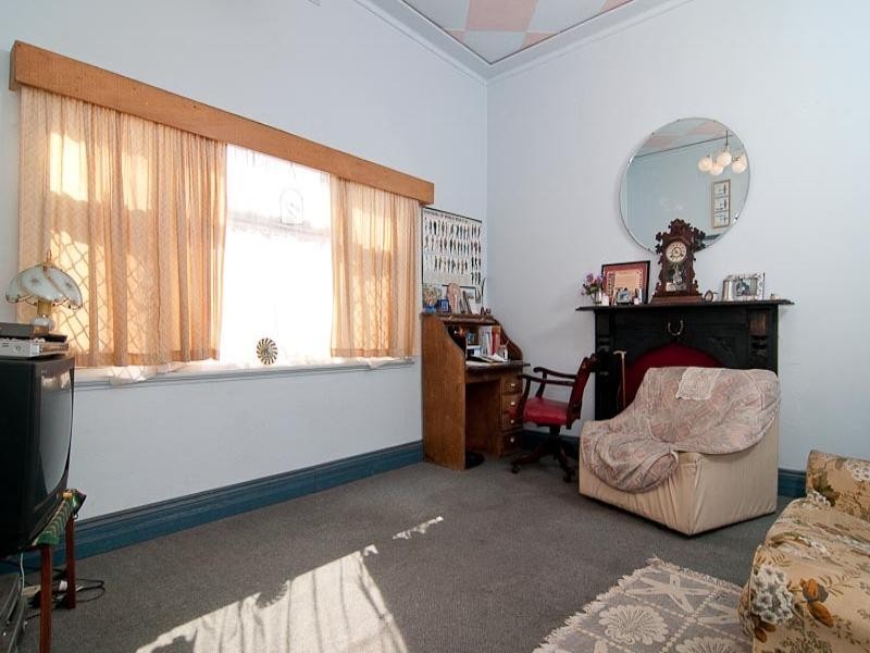 7 Burgess Street, Midland WA 6056