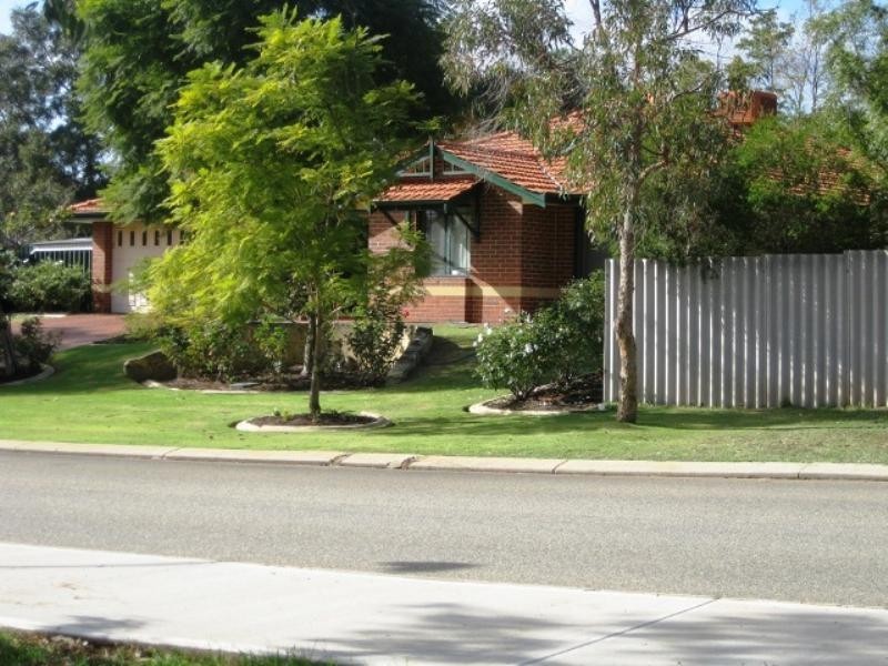 43 Damascus Drive, Greenmount WA 6056