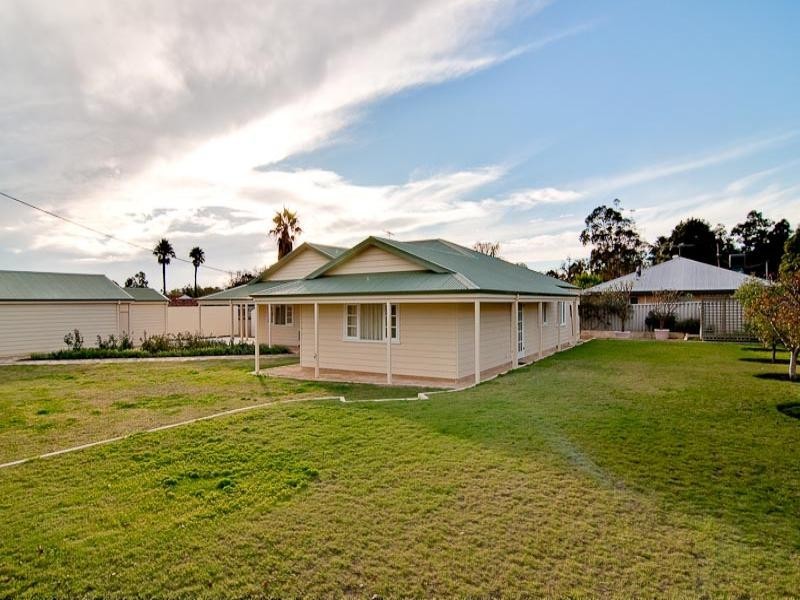 389 Morrison Road, Swan View WA 6056