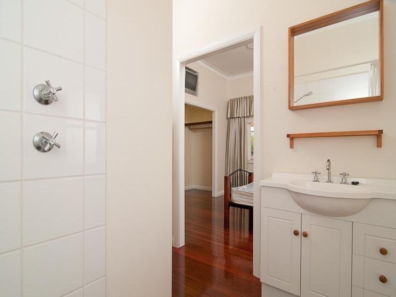 389 Morrison Road, Swan View WA 6056