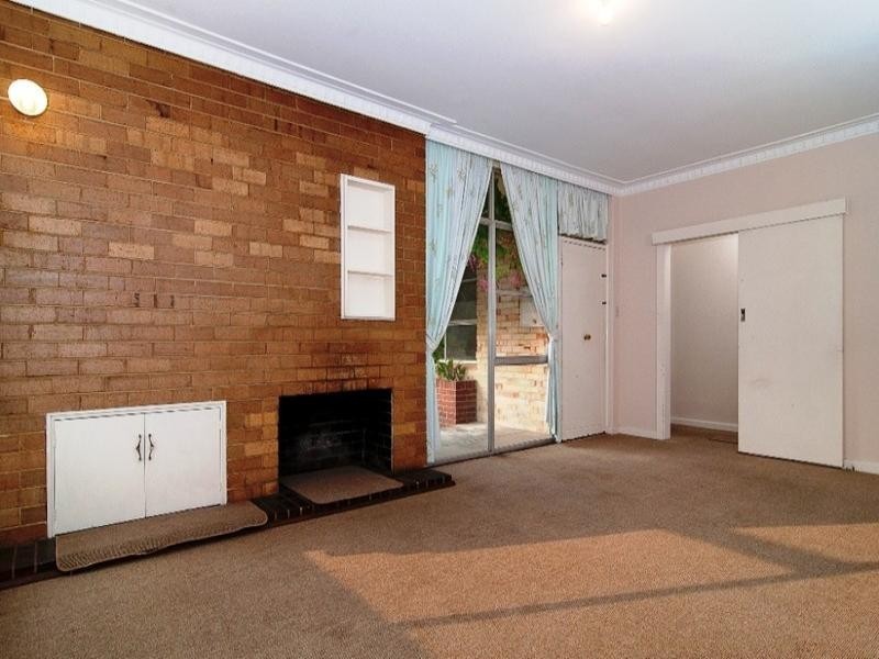 14 Russell Road, Greenmount WA 6056