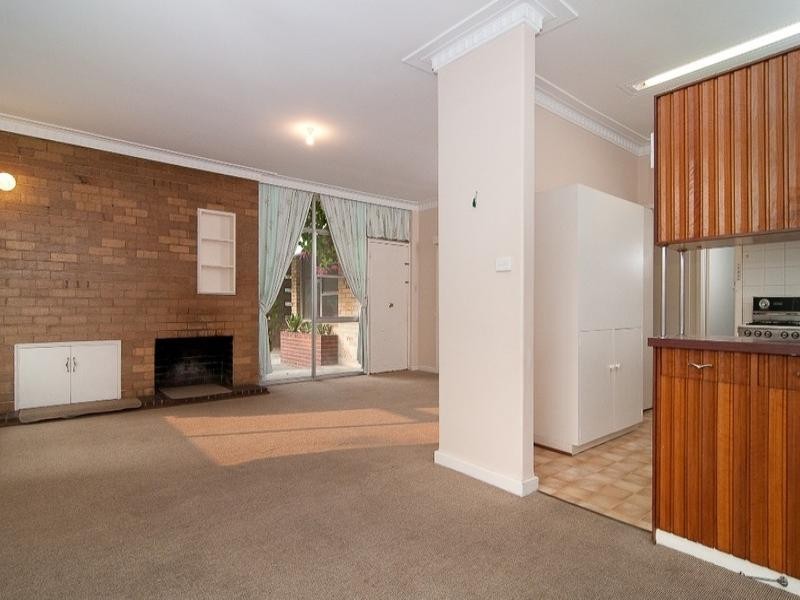 14 Russell Road, Greenmount WA 6056