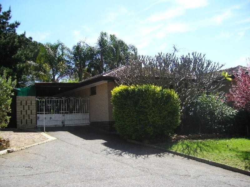 32 Marloo Road, Greenmount WA 6056