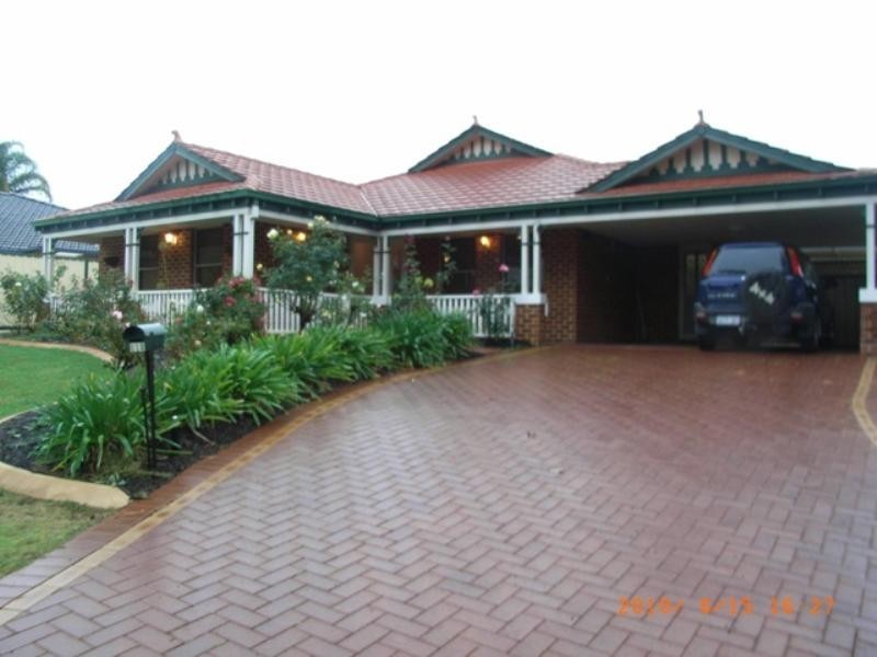 118 Lakeside Drive, Helena Valley WA 6056