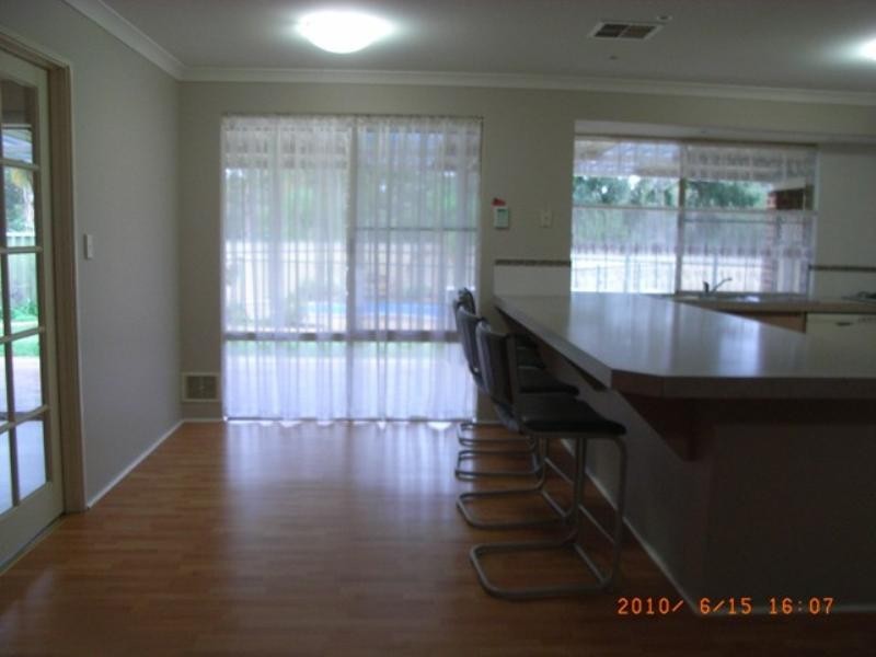 118 Lakeside Drive, Helena Valley WA 6056