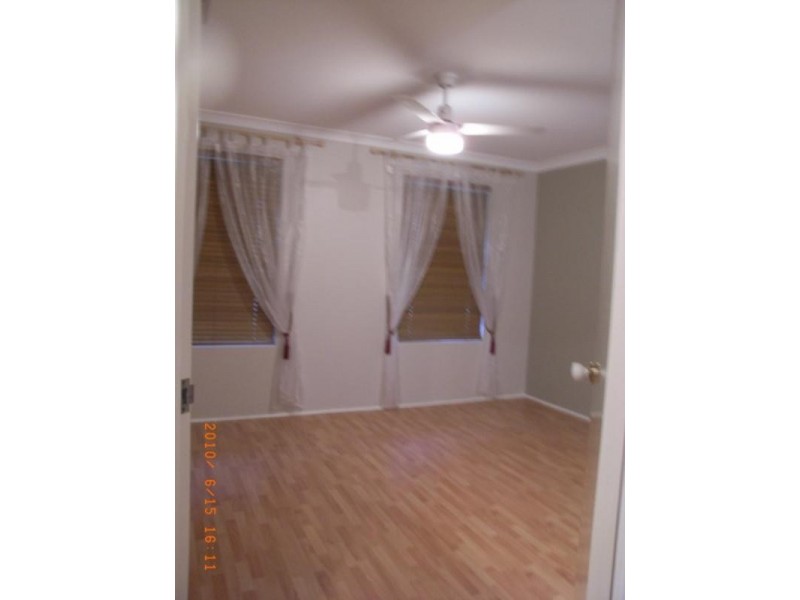 118 Lakeside Drive, Helena Valley WA 6056